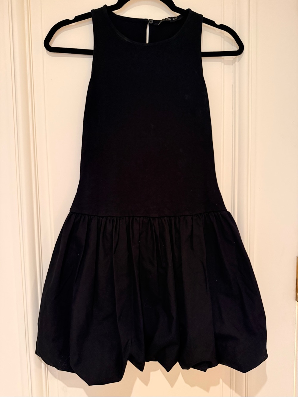 Black Sleeveless Bubble Dress